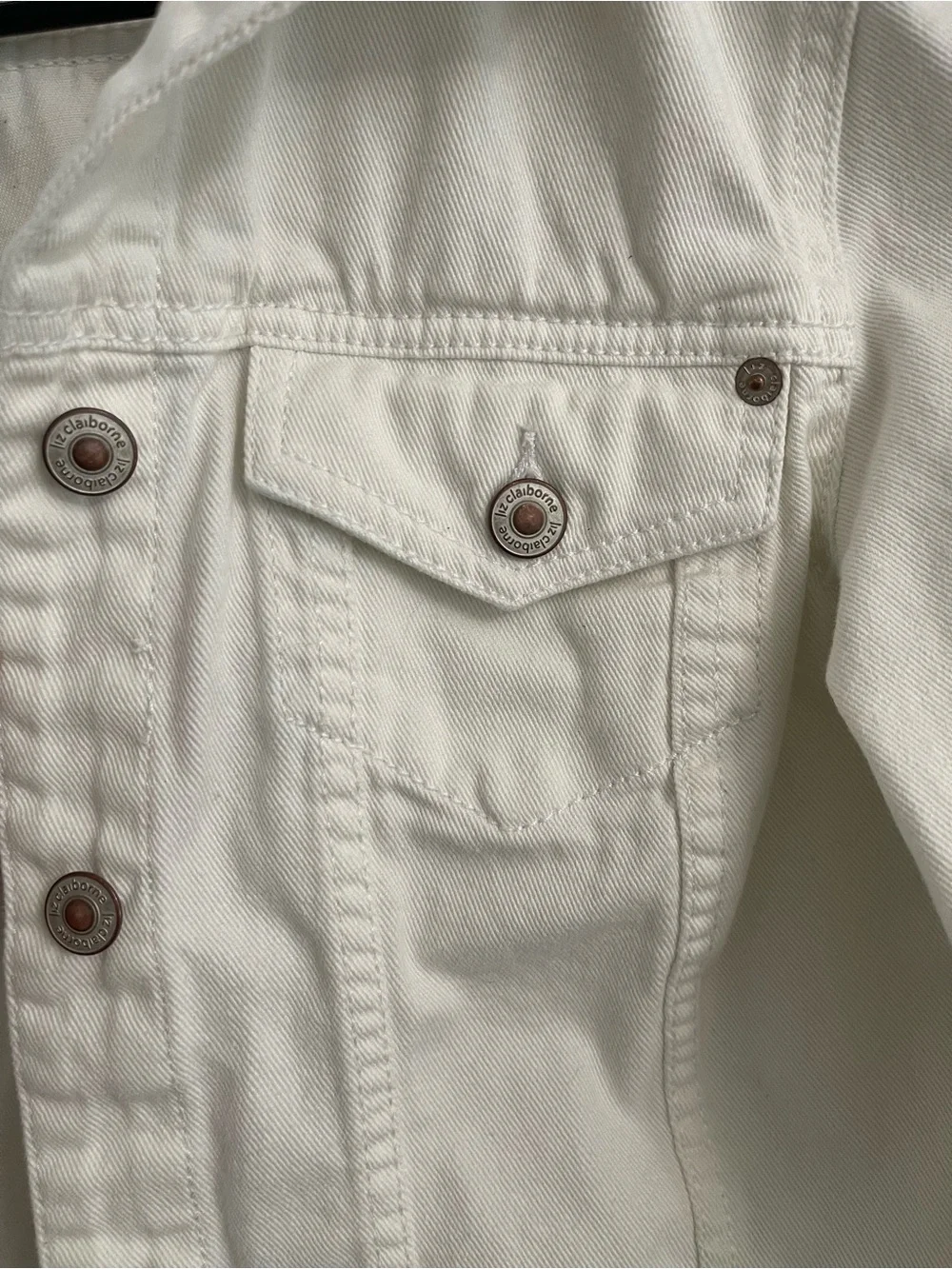 Liz Claiborne Cream White Denim Trucker Jacket 100% Cotton Size Medium - Picture 3 of 11